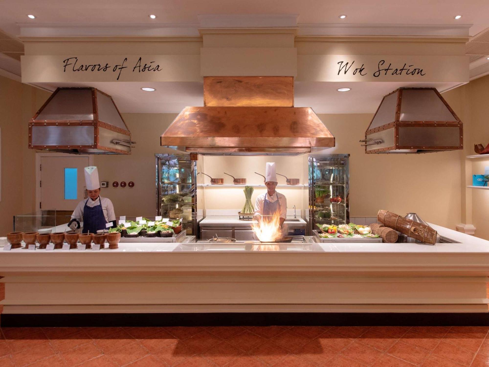 Sofitel Angkor Phokeethra Golf & Spa Resort Сием Реап Екстериор снимка